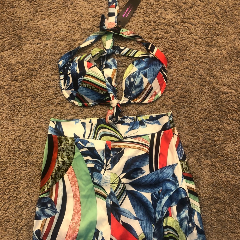 Nichole Lynel summer set